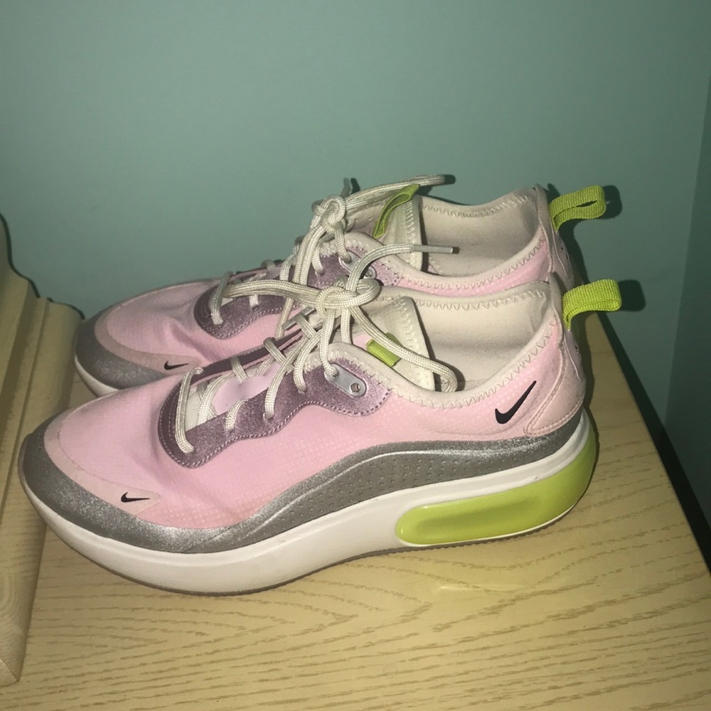 Nike AirMax Dia Shoes